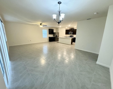 1697 Waldo Street Se - Photo Thumbnail 6