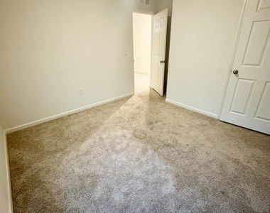 1697 Waldo Street Se - Photo Thumbnail 13