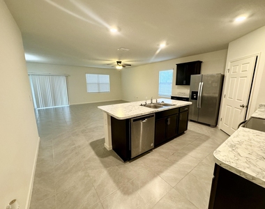 1697 Waldo Street Se - Photo Thumbnail 3