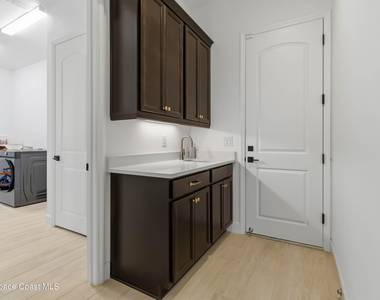 3256 Kamin Drive - Photo Thumbnail 14