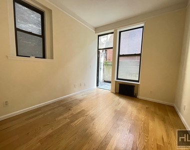 East 82 Street - Photo Thumbnail 1