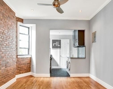Tenth Avenue - Photo Thumbnail 1