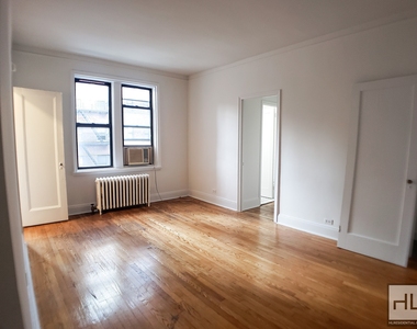 E 55 St - Photo Thumbnail 1