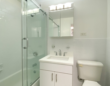 East 69 Street - Photo Thumbnail 9