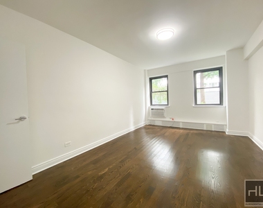 East 69 Street - Photo Thumbnail 6