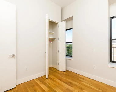 544 Throop Avenue - Photo Thumbnail 5