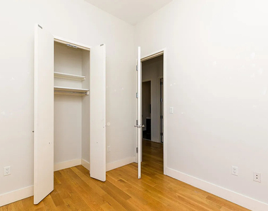 544 Throop Avenue - Photo Thumbnail 6