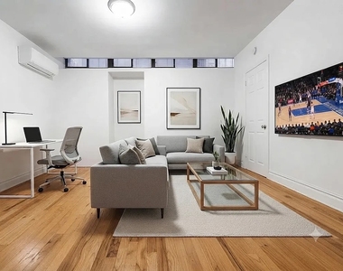 326 East 58th Street - Photo Thumbnail 2