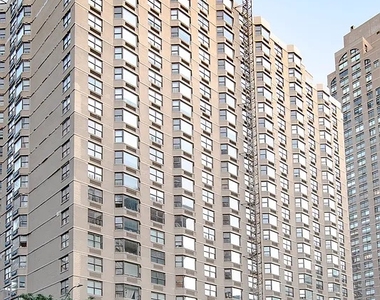 400 East 71st Street - Photo Thumbnail 11