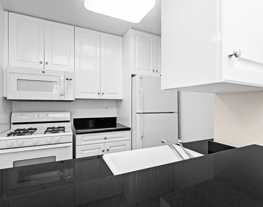 400 East 71st Street - Photo Thumbnail 2