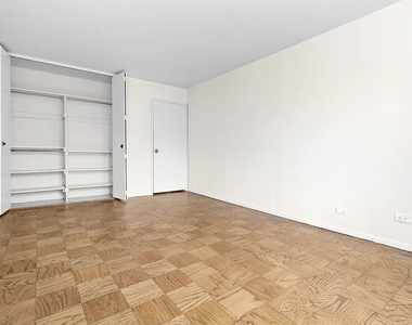 400 East 71st Street - Photo Thumbnail 5