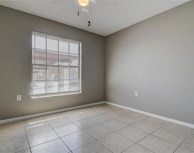 4752 Sunny Loop - Photo Thumbnail 6