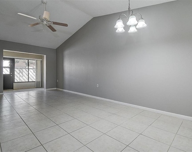 4752 Sunny Loop - Photo Thumbnail 12