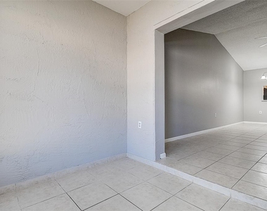 4752 Sunny Loop - Photo Thumbnail 14