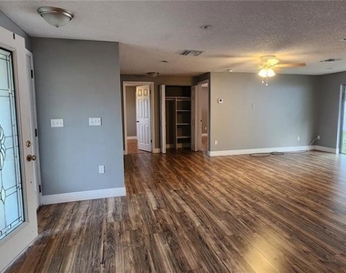 2408 Kimberly Drive - Photo Thumbnail 7