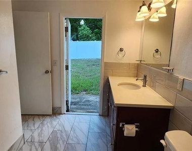 2408 Kimberly Drive - Photo Thumbnail 10