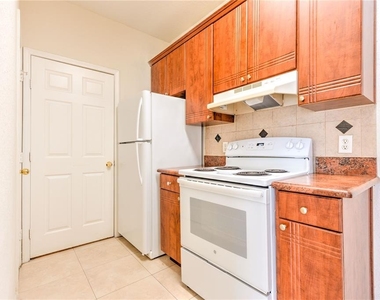 13304 Sanctuary Cove Drive - Photo Thumbnail 10
