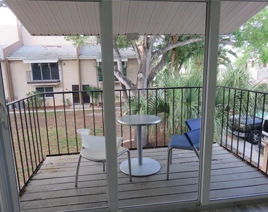 5401 Sweetwater Terrace Circle - Photo Thumbnail 7