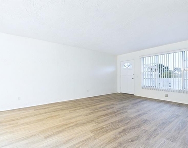 2454 Australia Way E - Photo Thumbnail 13