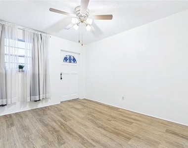 2454 Australia Way E - Photo Thumbnail 43