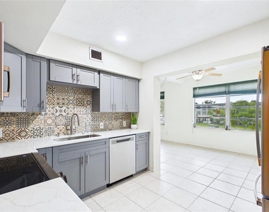 2454 Australia Way E - Photo Thumbnail 16