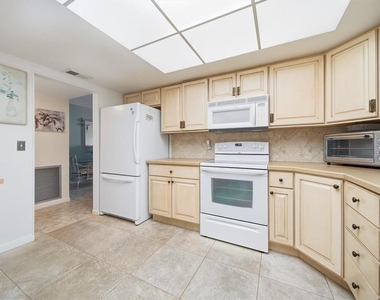 5108 Brittany Drive S - Photo Thumbnail 8