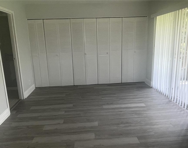 1802 Bedford Terrace - Photo Thumbnail 10