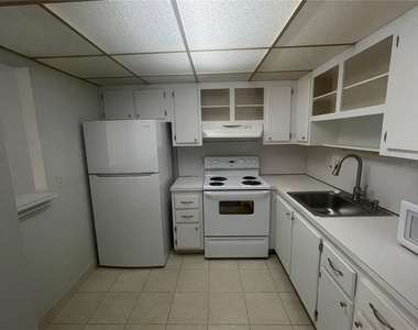 1802 Bedford Terrace - Photo Thumbnail 5