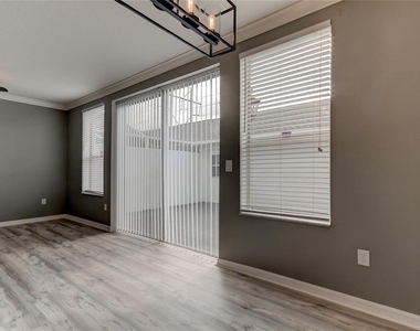 10003 Bradwell Place - Photo Thumbnail 4