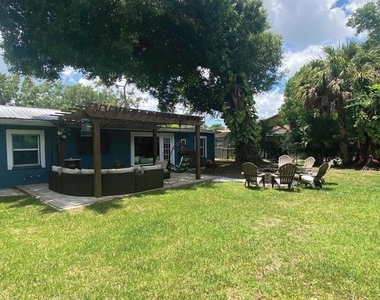 1707 W Comanche Avenue - Photo Thumbnail 8