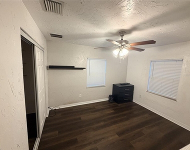 1707 W Comanche Avenue - Photo Thumbnail 7