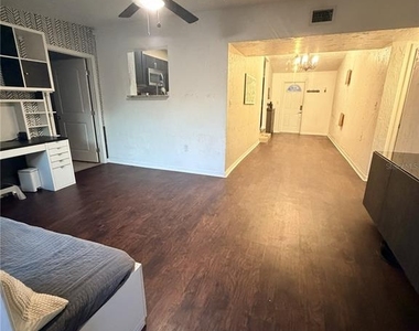 1707 W Comanche Avenue - Photo Thumbnail 2