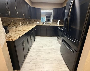1707 W Comanche Avenue - Photo Thumbnail 4