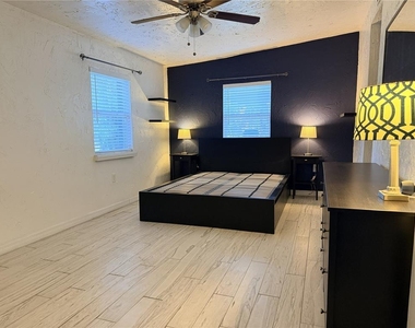 1707 W Comanche Avenue - Photo Thumbnail 5