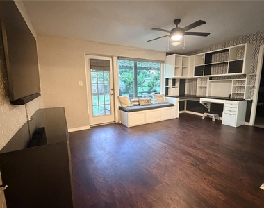 1707 W Comanche Avenue - Photo Thumbnail 3
