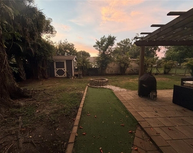 1707 W Comanche Avenue - Photo Thumbnail 9
