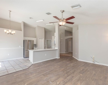 4550 Roundview Court - Photo Thumbnail 6