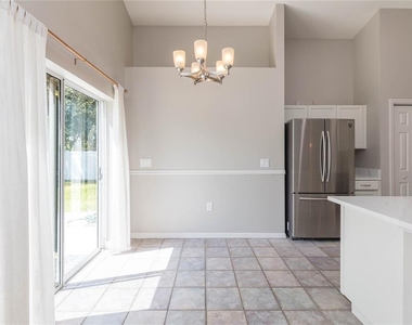 4550 Roundview Court - Photo Thumbnail 5