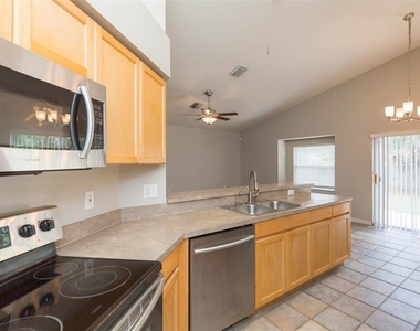 4550 Roundview Court - Photo Thumbnail 12