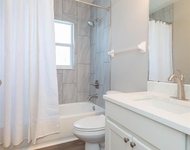 4550 Roundview Court - Photo Thumbnail 16