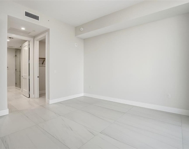 275 1st Ave S - Photo Thumbnail 28