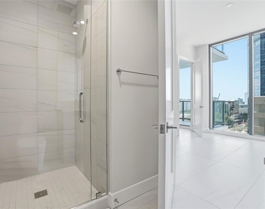 275 1st Ave S - Photo Thumbnail 40