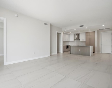 275 1st Ave S - Photo Thumbnail 19