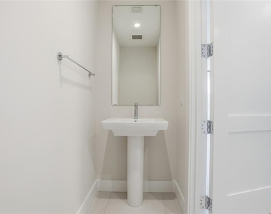275 1st Ave S - Photo Thumbnail 42