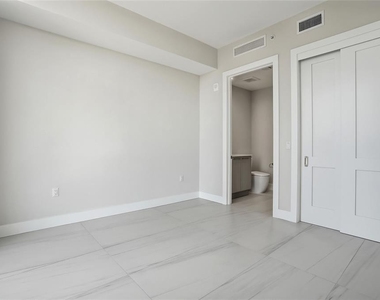 275 1st Ave S - Photo Thumbnail 38