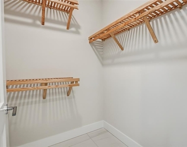 275 1st Ave S - Photo Thumbnail 30