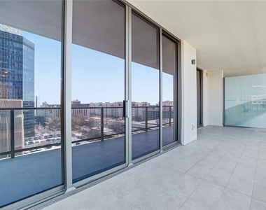 275 1st Ave S - Photo Thumbnail 21