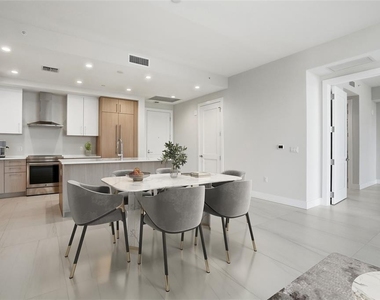 275 1st Ave S - Photo Thumbnail 13
