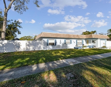 12252 Eldon Drive - Photo Thumbnail 11