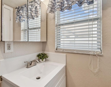12252 Eldon Drive - Photo Thumbnail 46